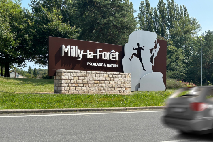 Milly-la-Forêt / Entrée route d'Etampes